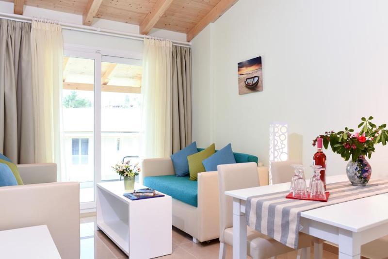 Palapart Gikas Suites And Studios Gouvia Bagian luar foto