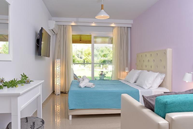 Palapart Gikas Suites And Studios Gouvia Bagian luar foto