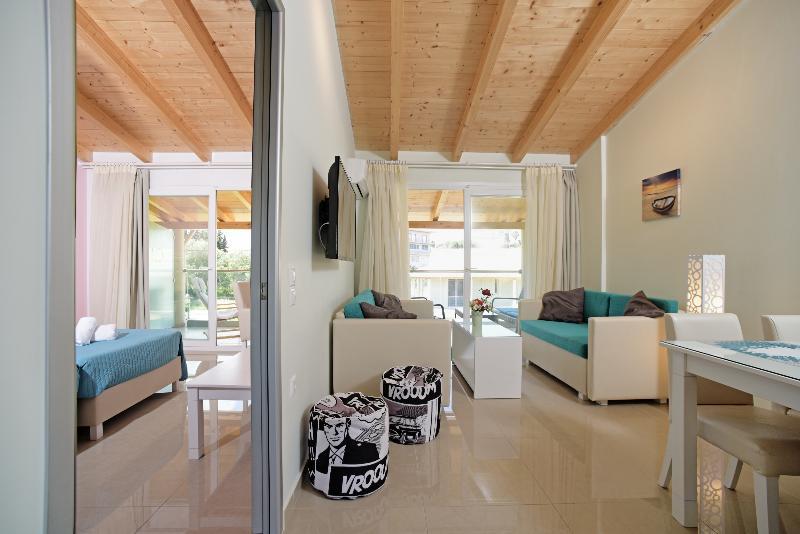 Palapart Gikas Suites And Studios Gouvia Bagian luar foto