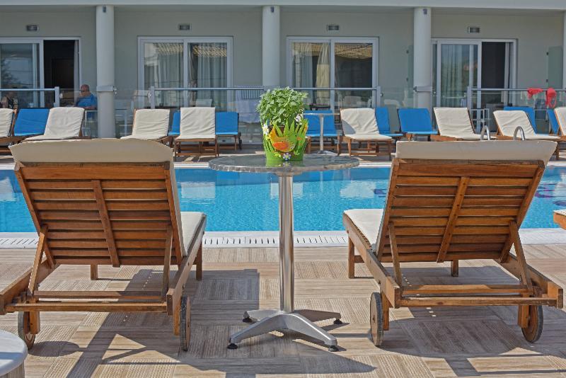 Palapart Gikas Suites And Studios Gouvia Bagian luar foto